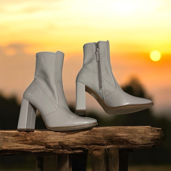 Aldo Shiny Heeled Boots Soft light Pink/Nude color - Picture 2 of 5